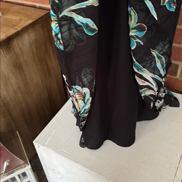 Chico’s Crepe Pleated Smoked Waistband Floral Print Midi Dress - Picture 9 of 11